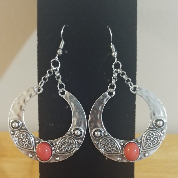 Earrings - Picture 2 of 3